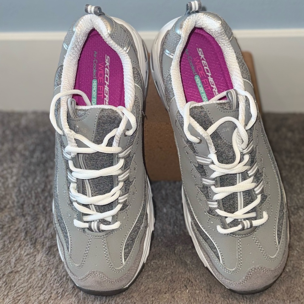 *SIZE 11 WOMEN'S SKECHERS D'LITES ME TIME 11936 SNEAKERS